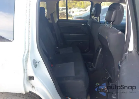 2016 Jeep Patriot Latitude z USA, uszkodzony, nr VIN 1C4NJRFB2GD687159